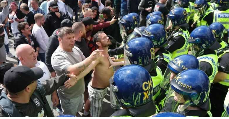 Thailand Minta Warganya Jauhi Keramaian di Tengah Demo Rusuh di Inggris